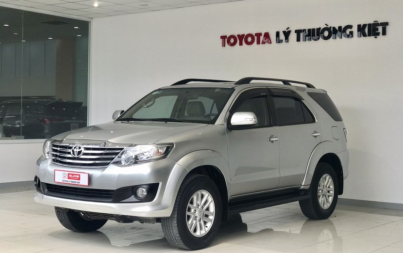 Bán TOYOTA FORTUNER 27AT 4WD 2013